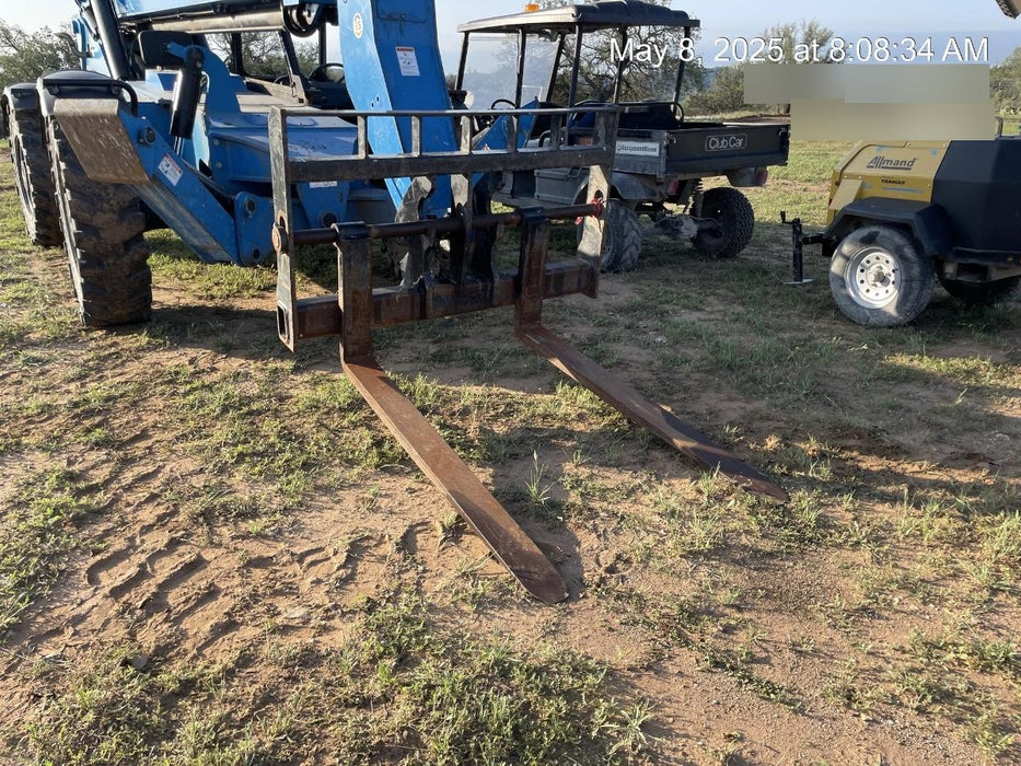 2017 Genie GTH-1056 Genie GTH1056, Solid Tires, 60" carriage, Light Kit, Open ROPS