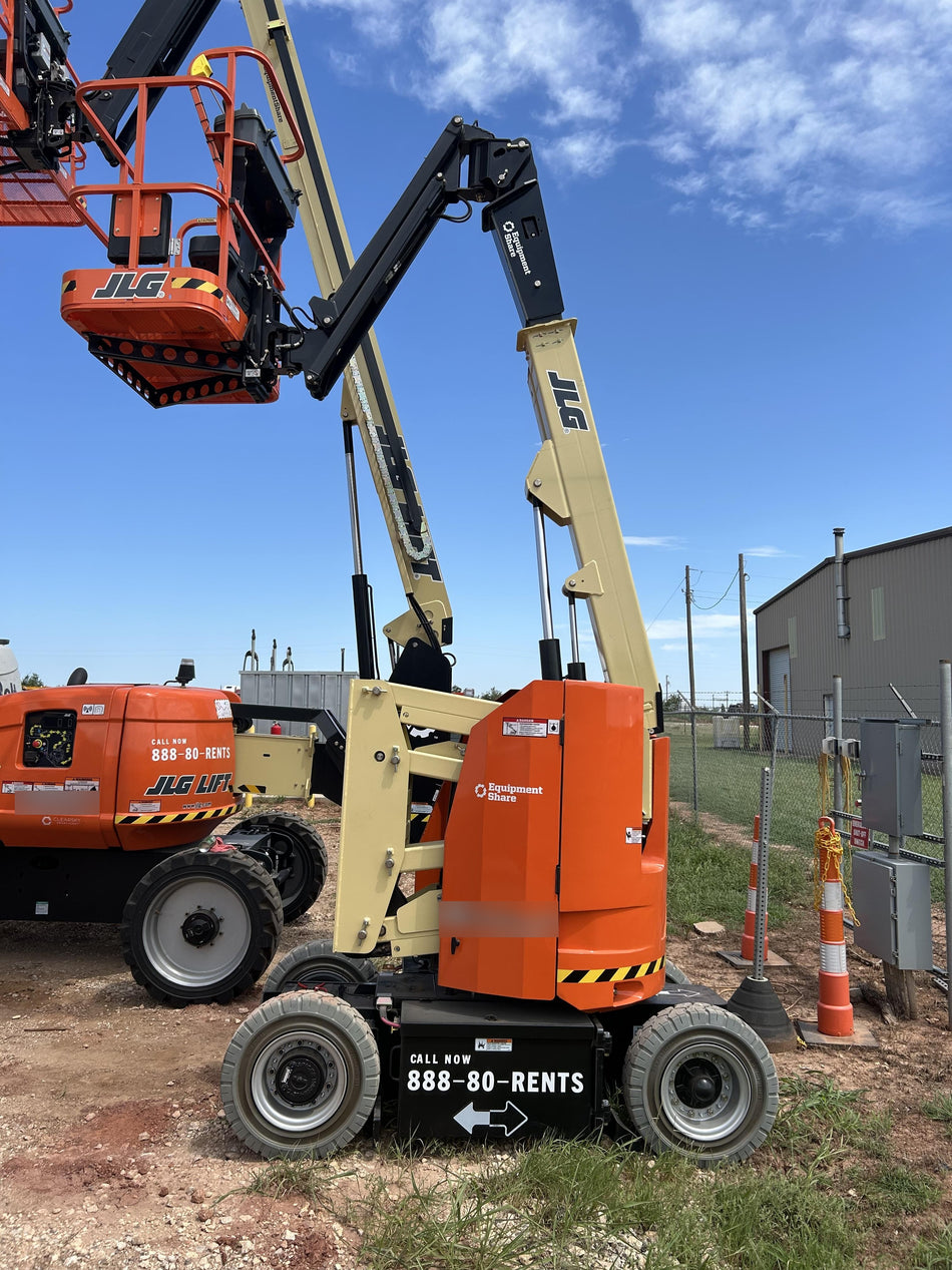 2025 JLG E300AJP
