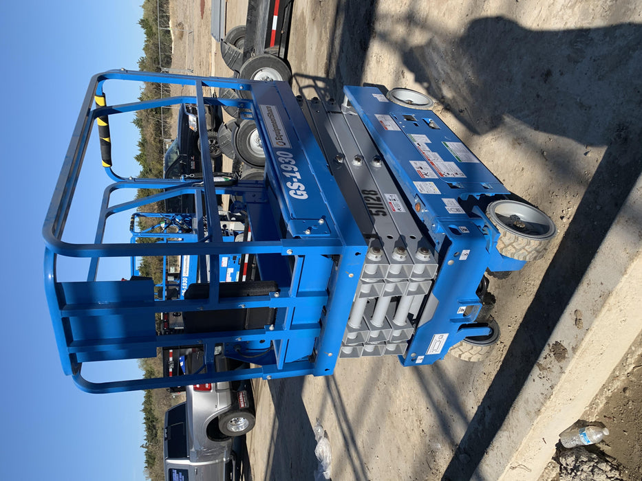 2019 Genie GS-1930 Fixed Rails with Chain Entry