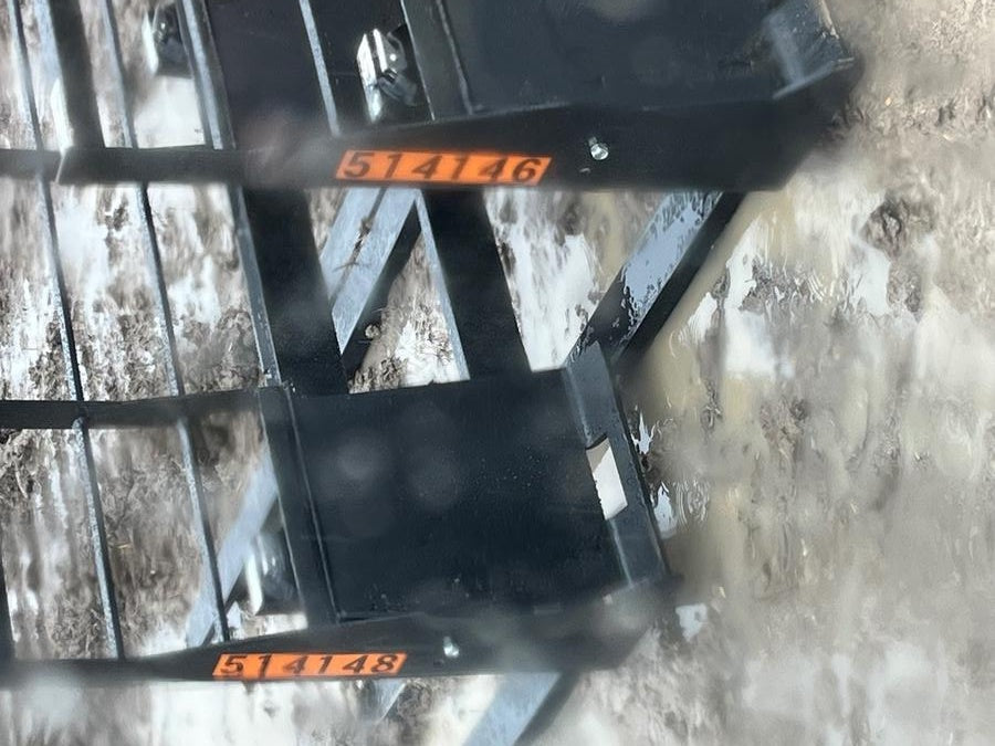 2025 ARROW MATERIAL HANDLING 72" Pallet Forks - Arrow