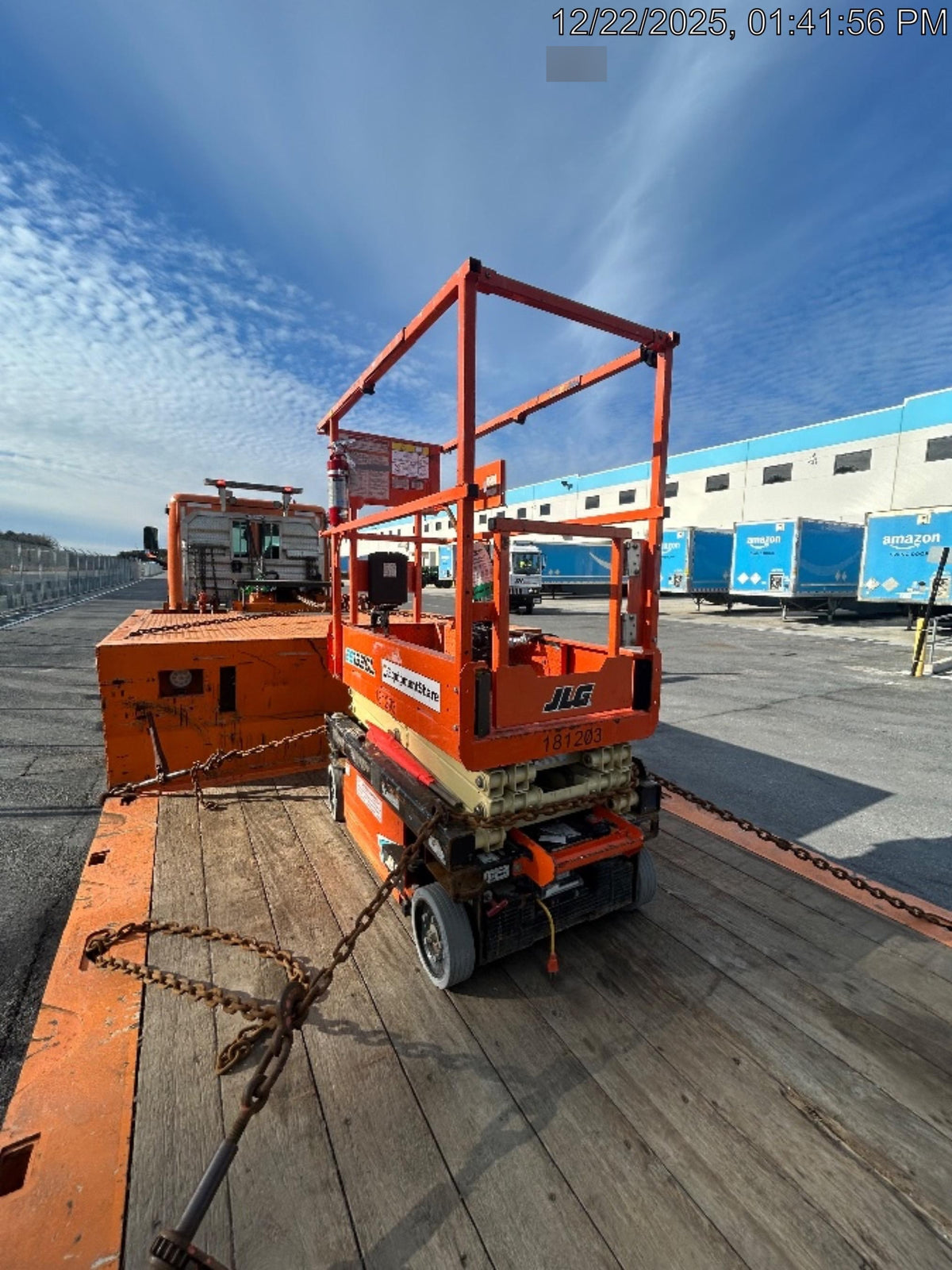 2021 JLG ES1330L