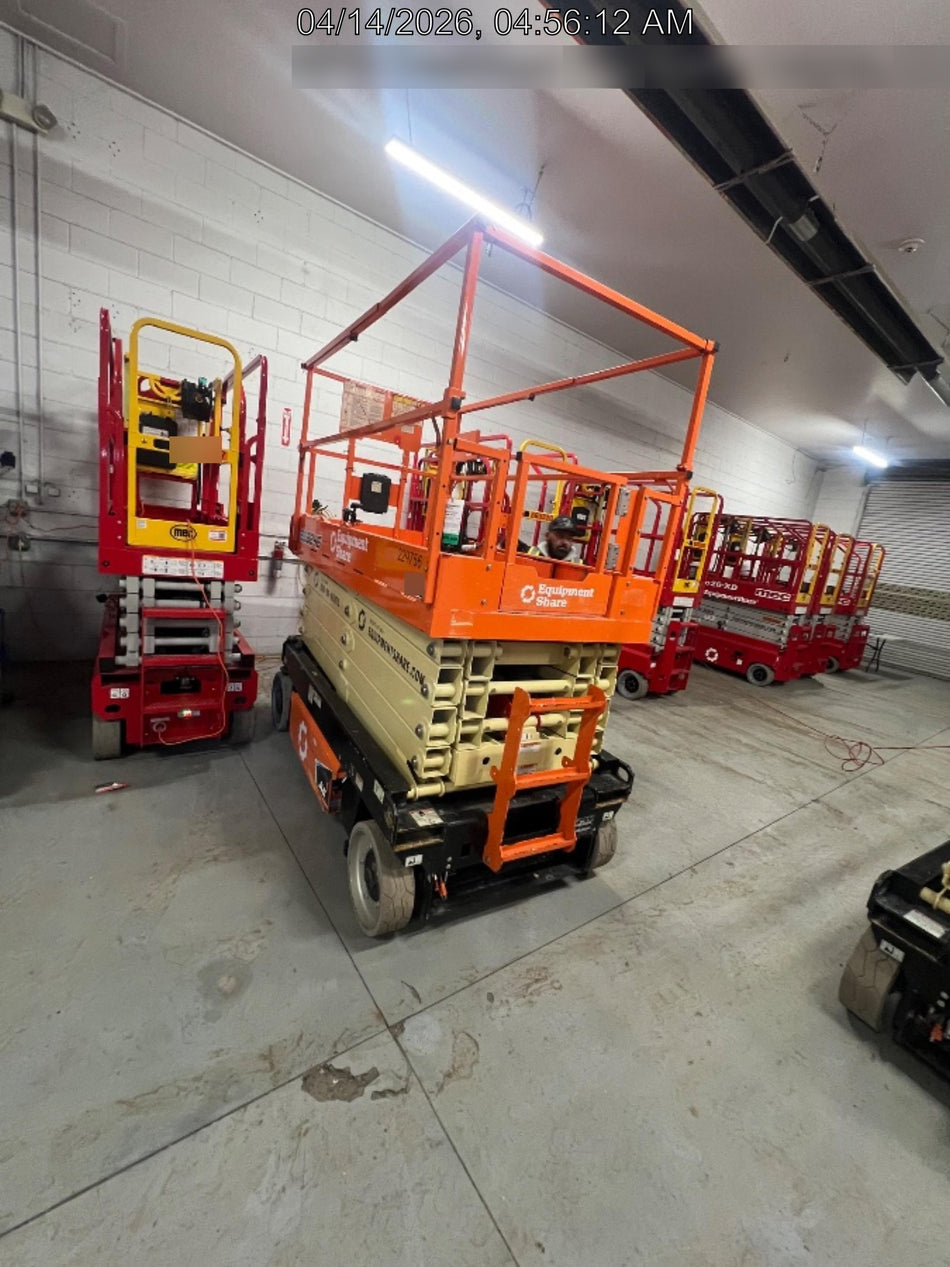 2022 JLG ES3246