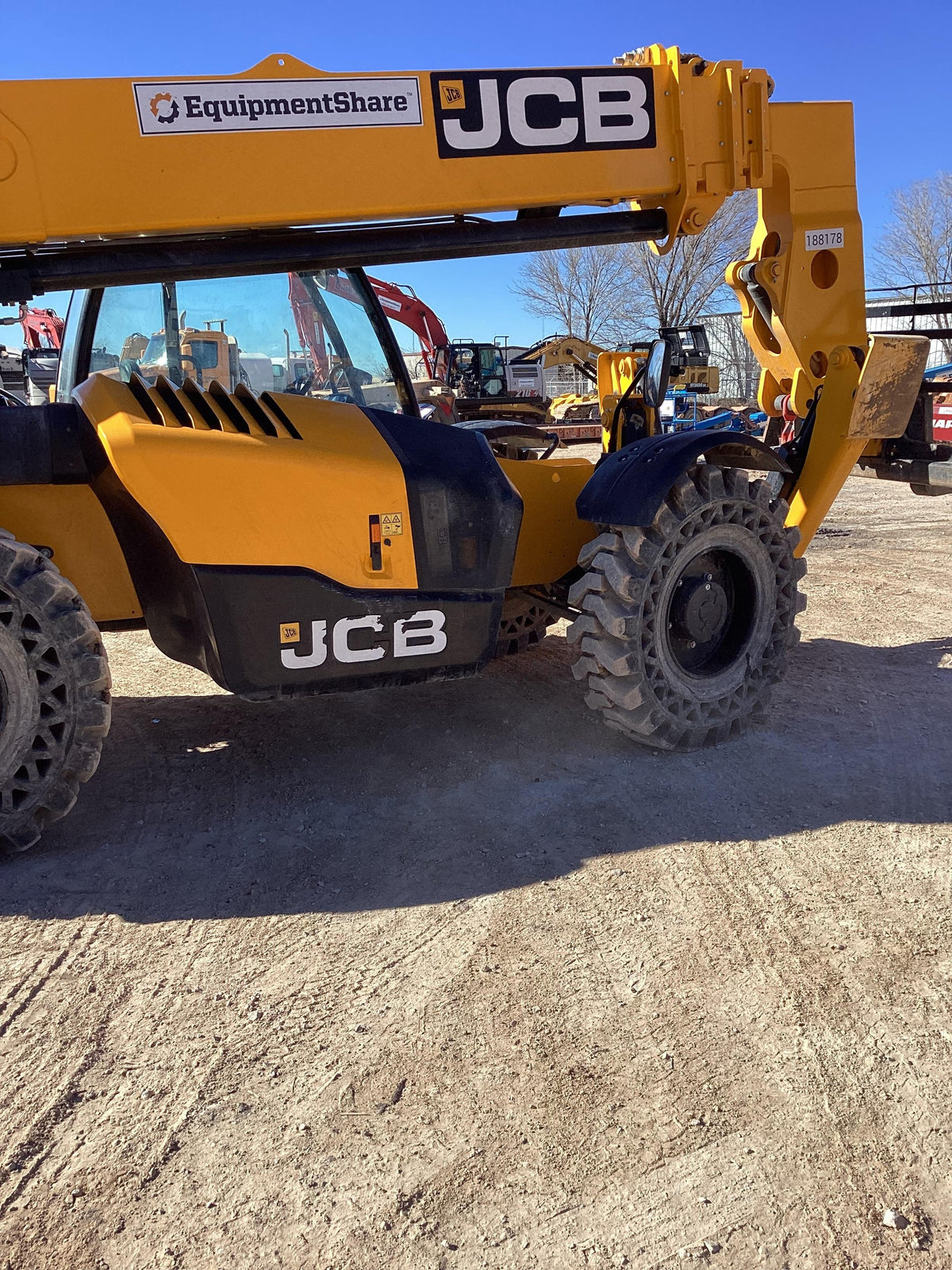2021 JCB 510-56