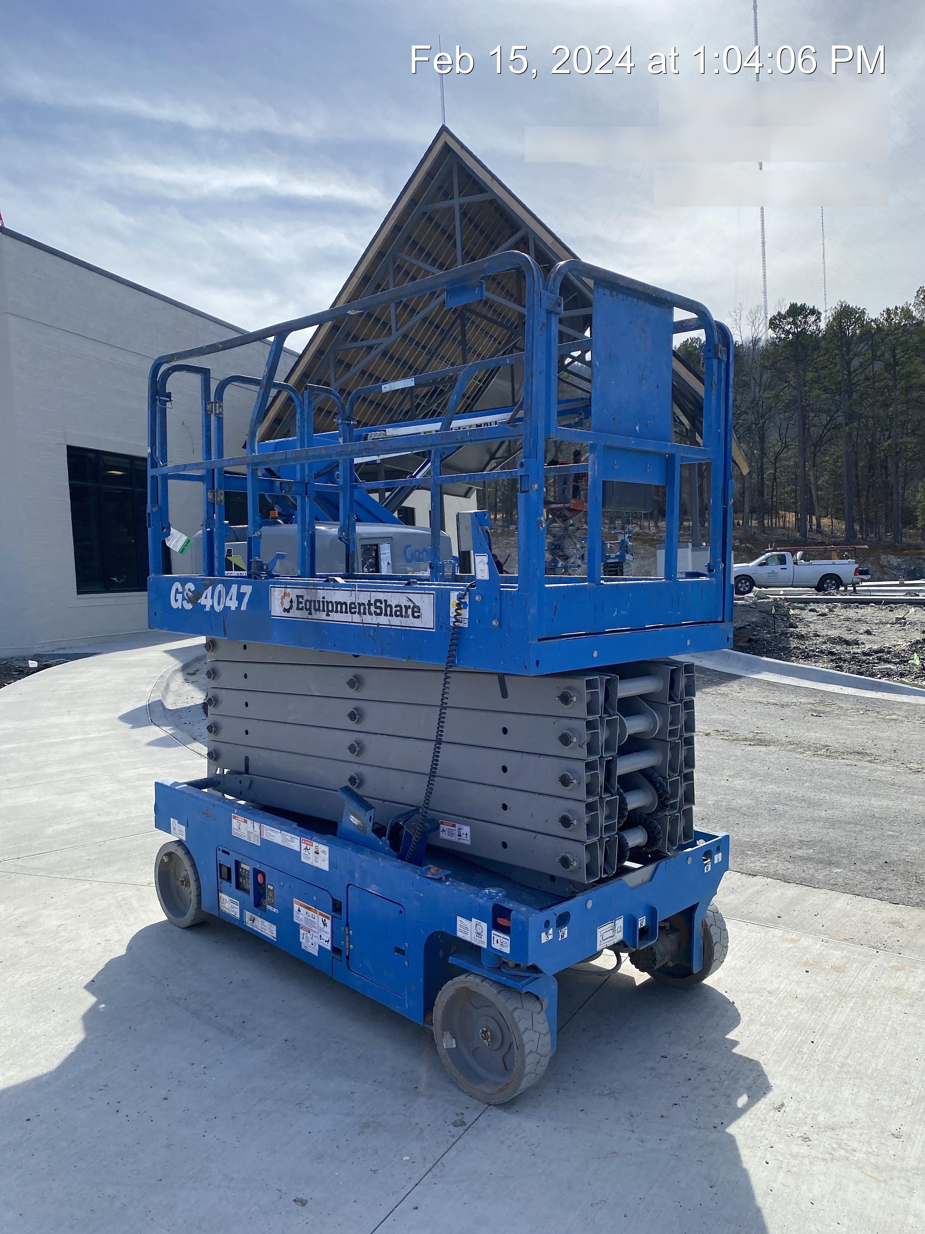 2019 Genie GS-4047 Folding rails with half height swing gate