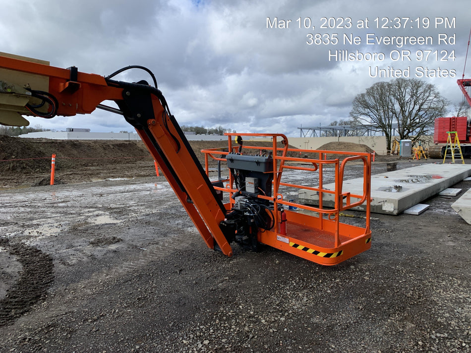 2023 JLG 660SJ