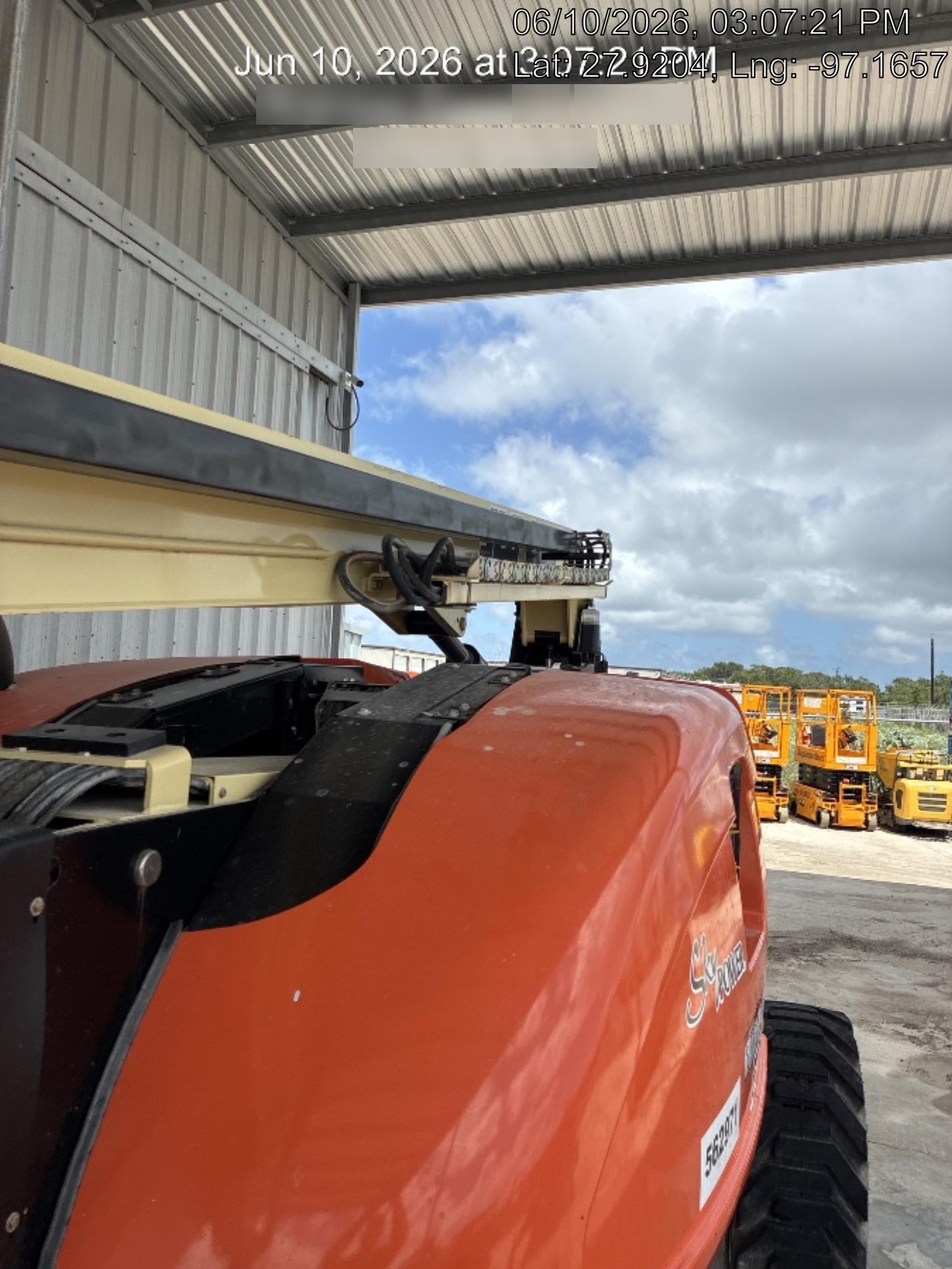 2025 JLG 600AJ