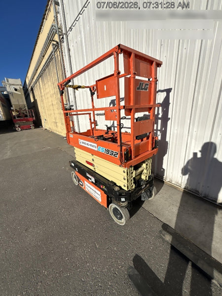 2022 JLG ES1932