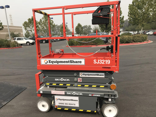 2020 Skyjack SJIII-3219 Solid NM Tires, Half height spring hinged entry gate, Dual Beacons, 800W Inverter
