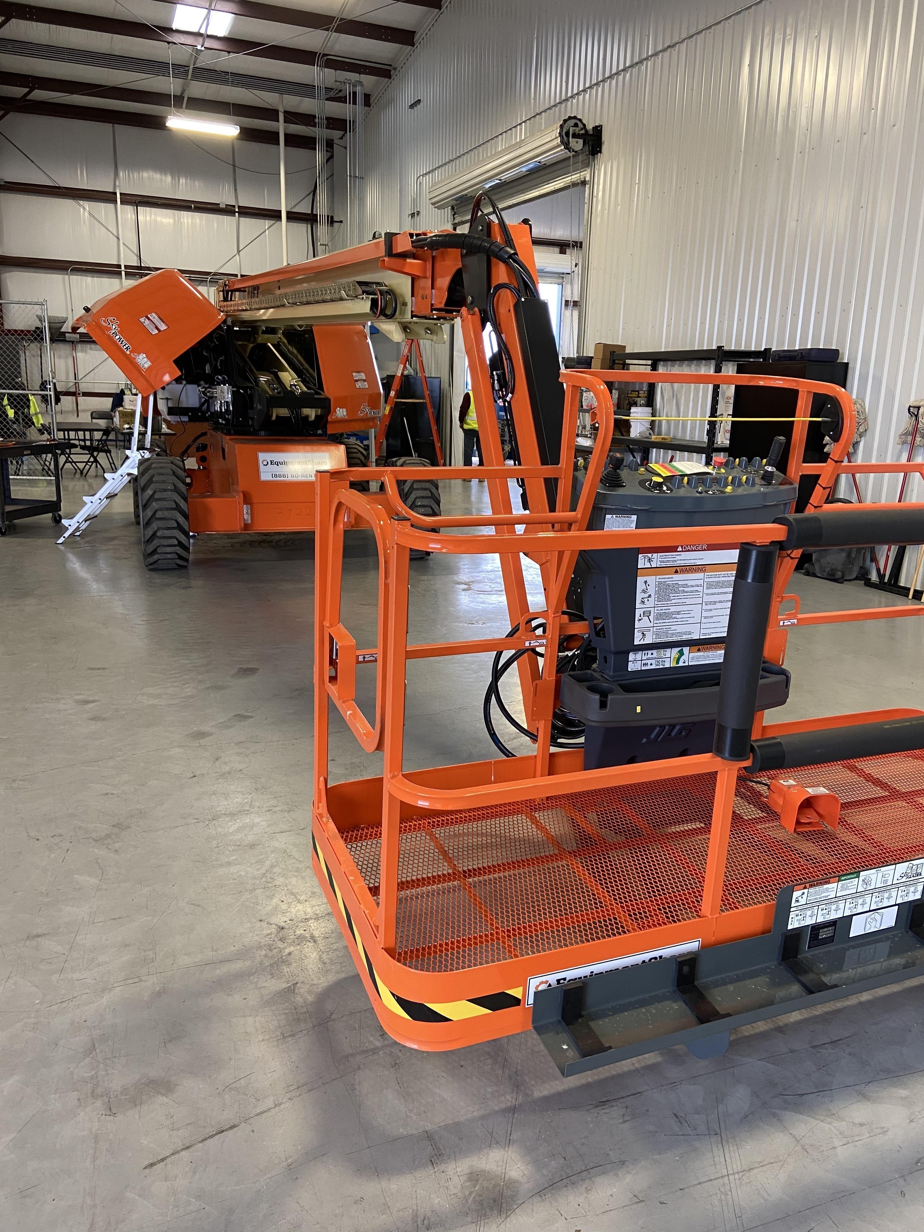 2020 JLG 660SJ