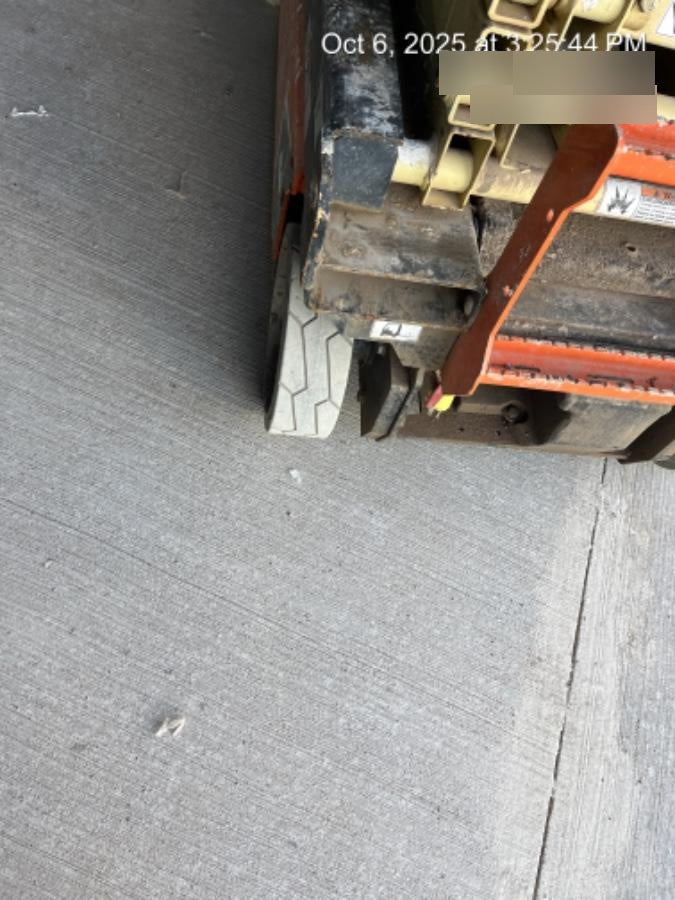 2022 JLG ES1932