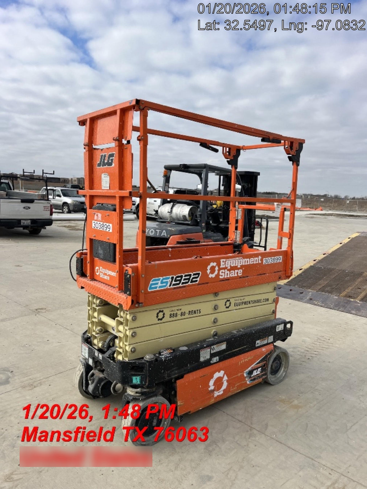 2023 JLG ES1932