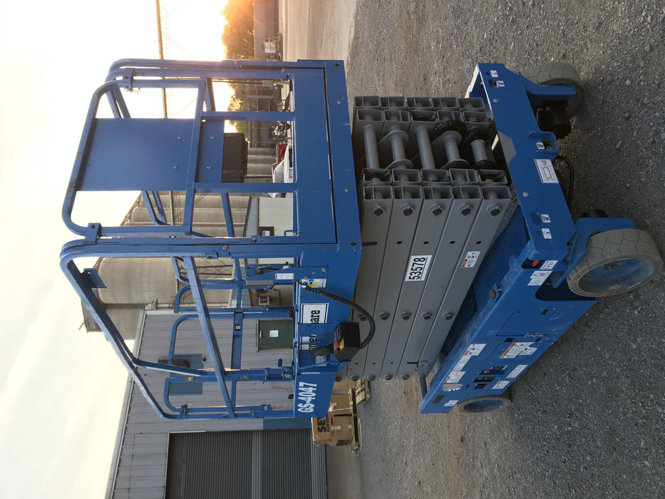 2019 Genie GS-4047 Folding rails with half height swing gate