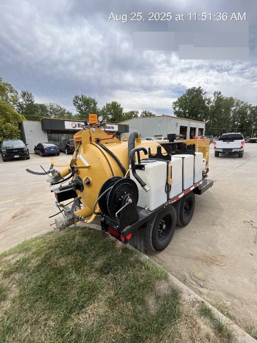 2022 Vac-Tron LP573XDT T4 Koehler Diesel Engine, 500 Gallon Debris Tank, x2 100 Gallon Water Tanks