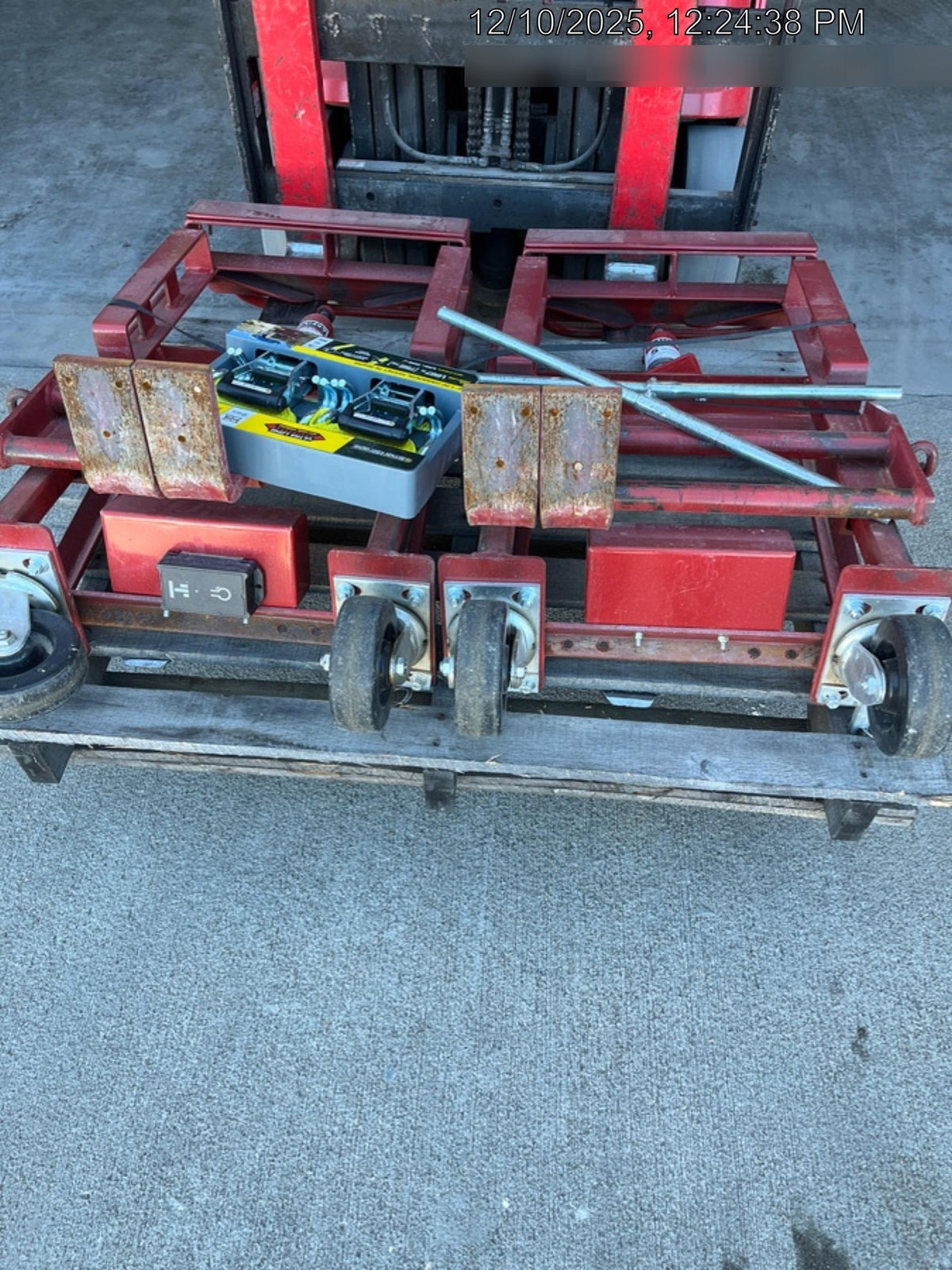 2022 ROL-A-LIFT M-6