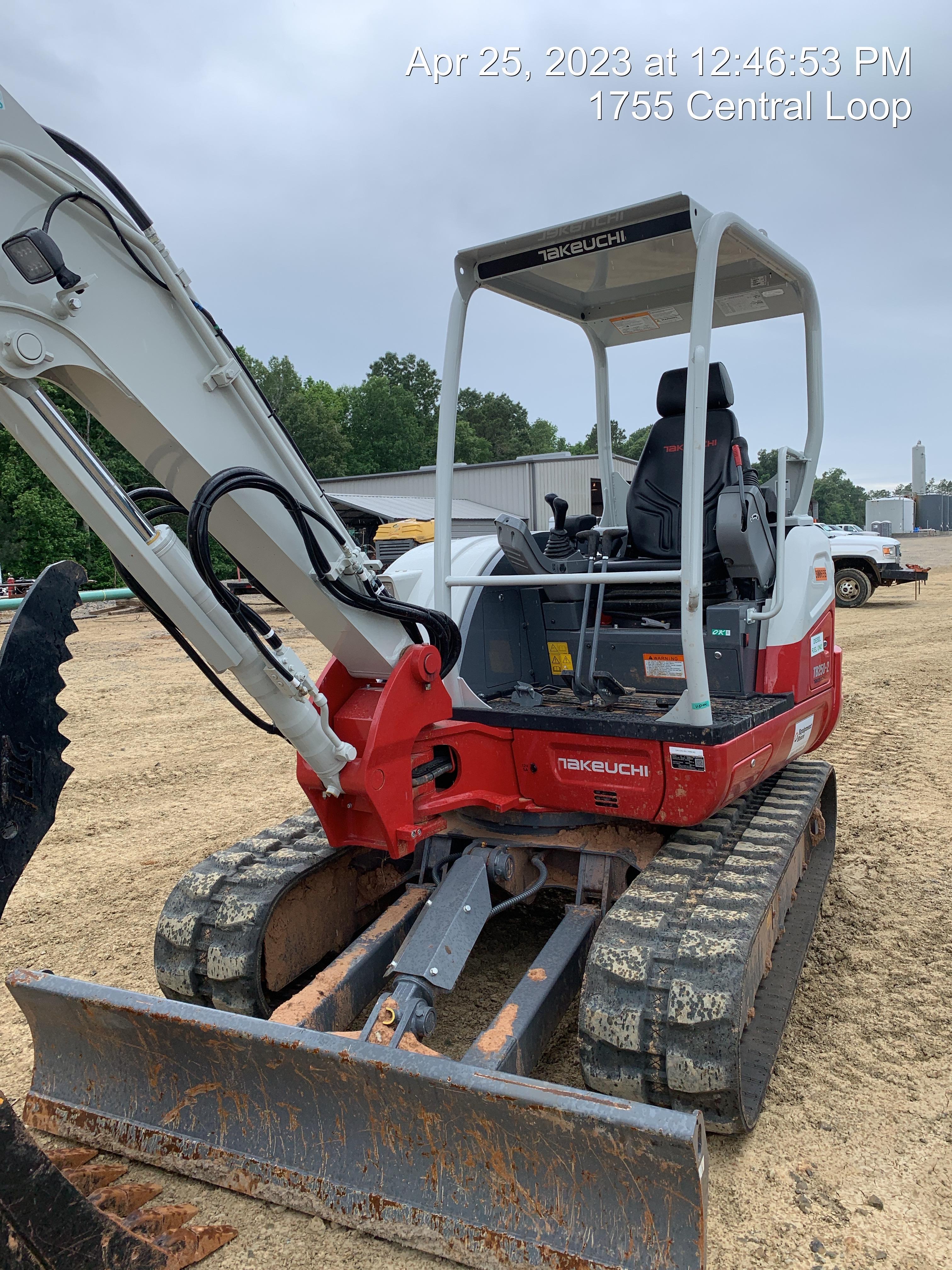 2023 TAKEUCHI TB250-2R