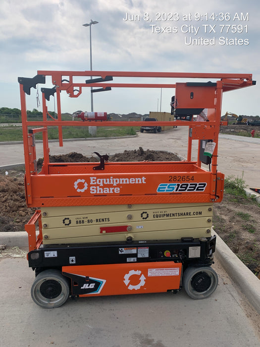 2022 JLG ES1932