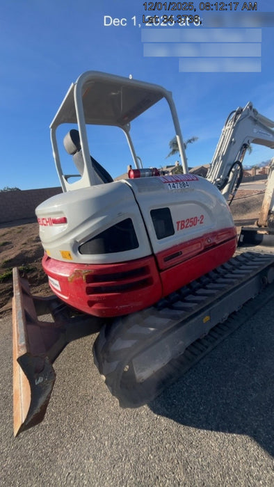 2021 TAKEUCHI TB250-2