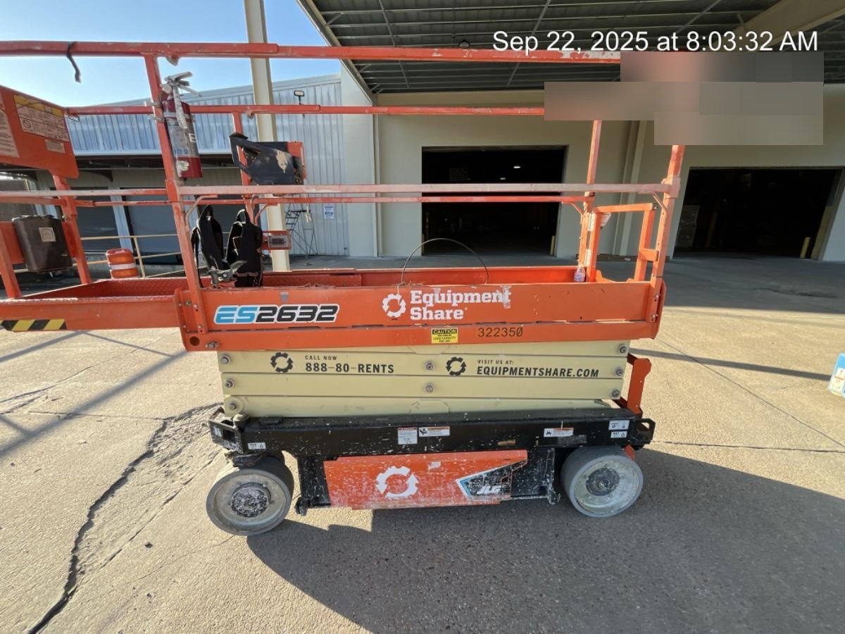 2023 JLG ES2632