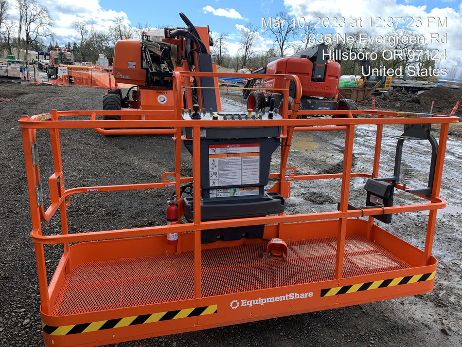 2023 JLG 660SJ