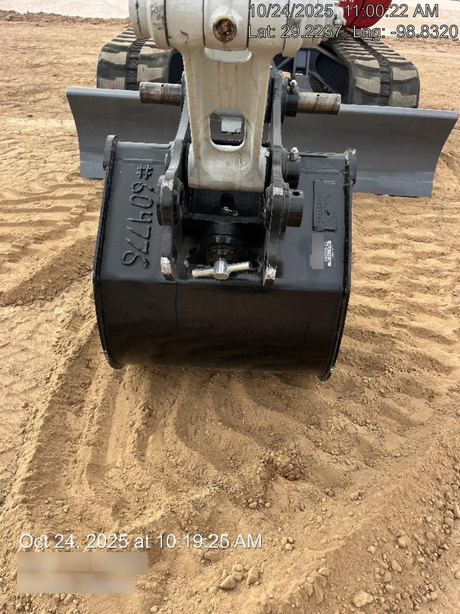 2025 TAKEUCHI 24" Bucket Takeuchi