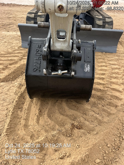 2025 TAKEUCHI 24" Bucket Takeuchi