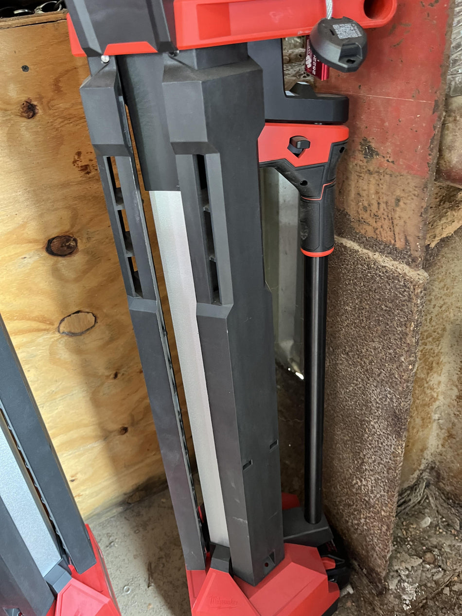 2023 MILWAUKEE 2136-20