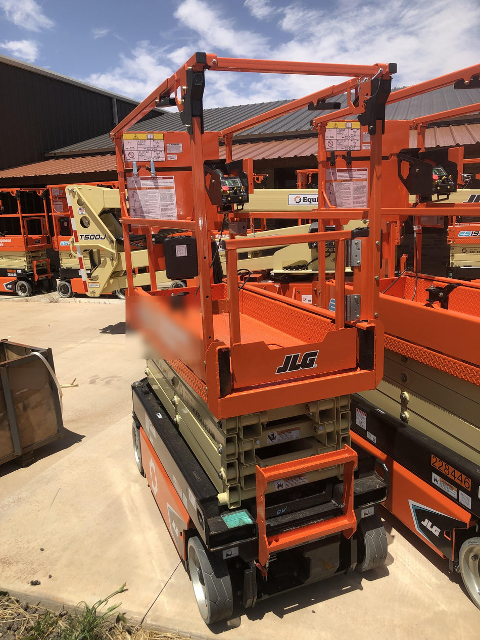 2022 JLG ES1932
