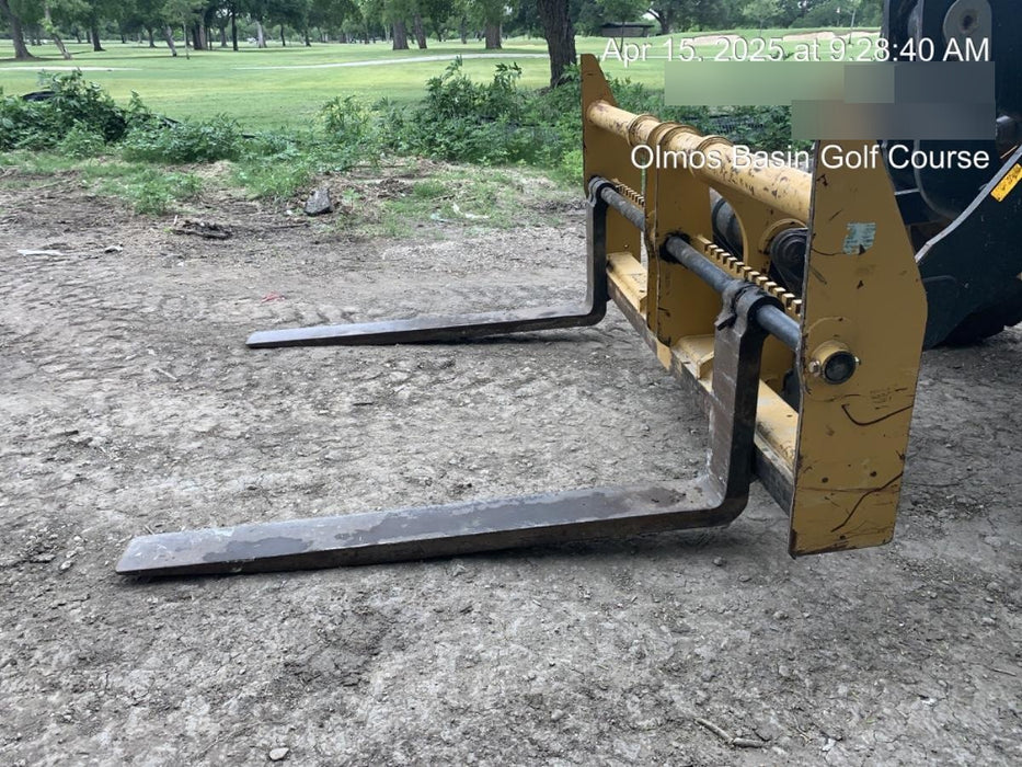 2020 JOHN DEERE 96" Loader Fork Carriage - John Deere