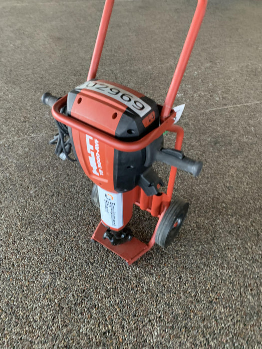 2020 HILTI TE 3000-AVR