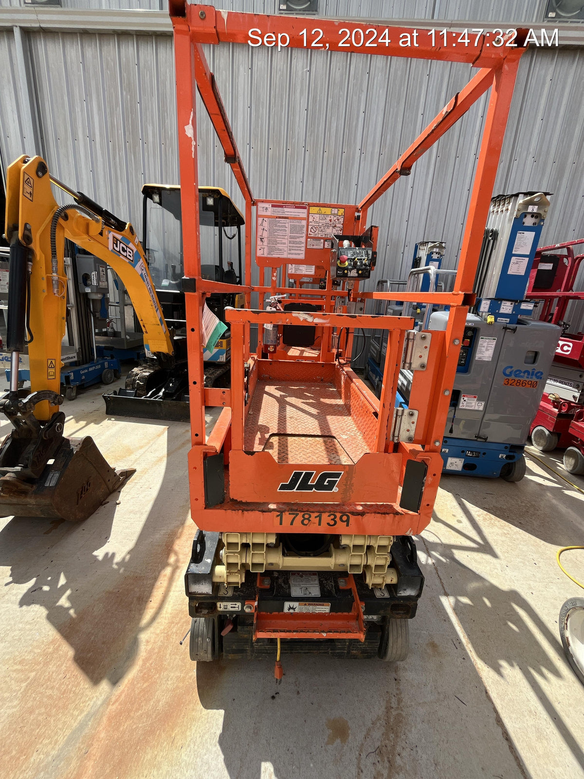 2021 JLG ES1330L