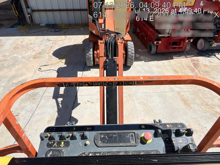 2019 JLG E300AJP