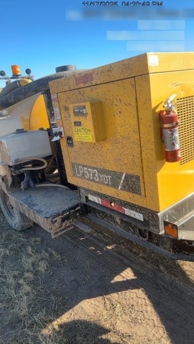 2022 Vac-Tron LP573XDT T4 Koehler Diesel Engine, 500 Gallon Debris Tank, x2 100 Gallon Water Tanks