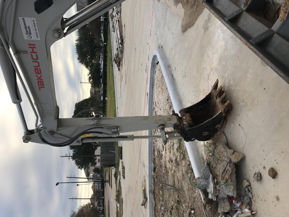 2019 Takeuchi TB260 Canopy, Standard Blade, Auxiliary hydraulics w/Manual QC, Hydraulic thumb, 12" ,18", 24" Bucket