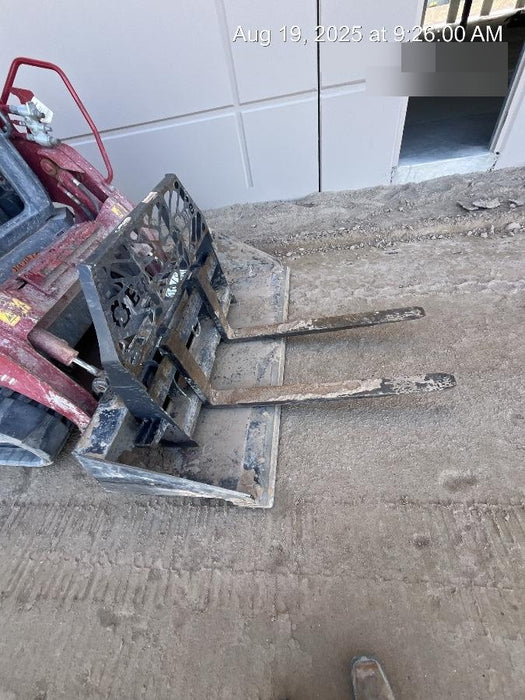 2021 PALADIN 48" Pallet Forks - Paladin