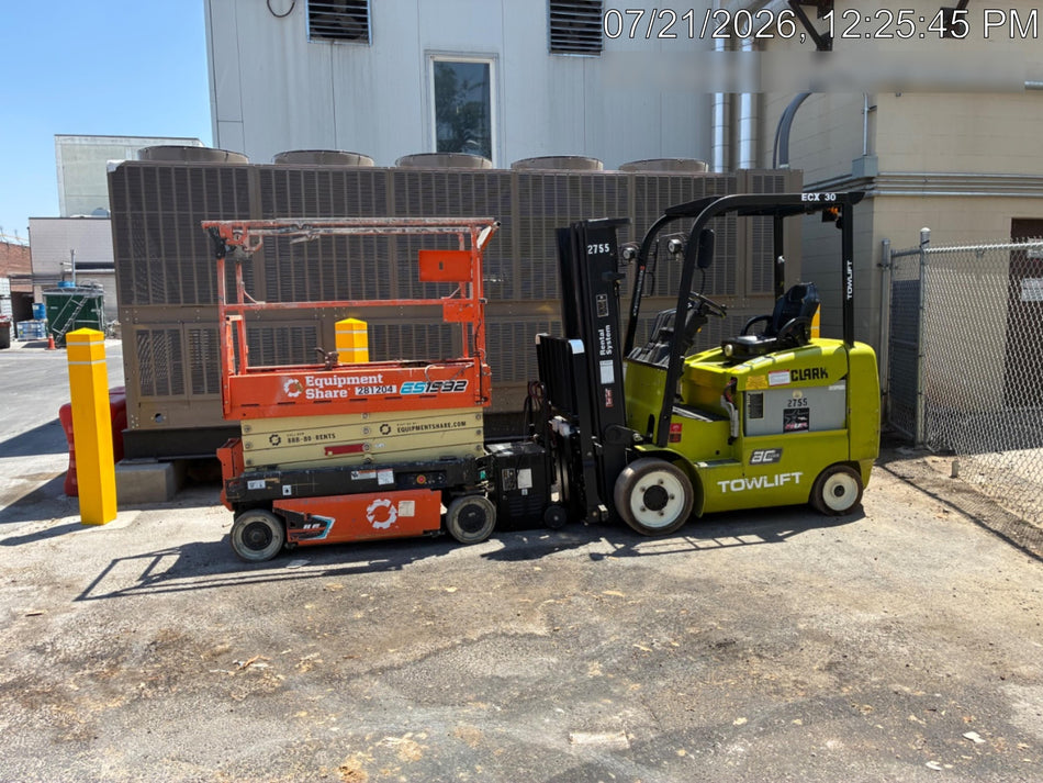 2022 JLG ES1932