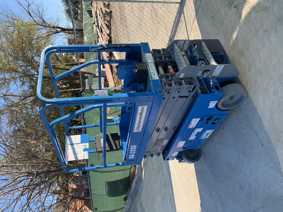 2019 Genie GS-1930 Fixed Rails with Chain Entry