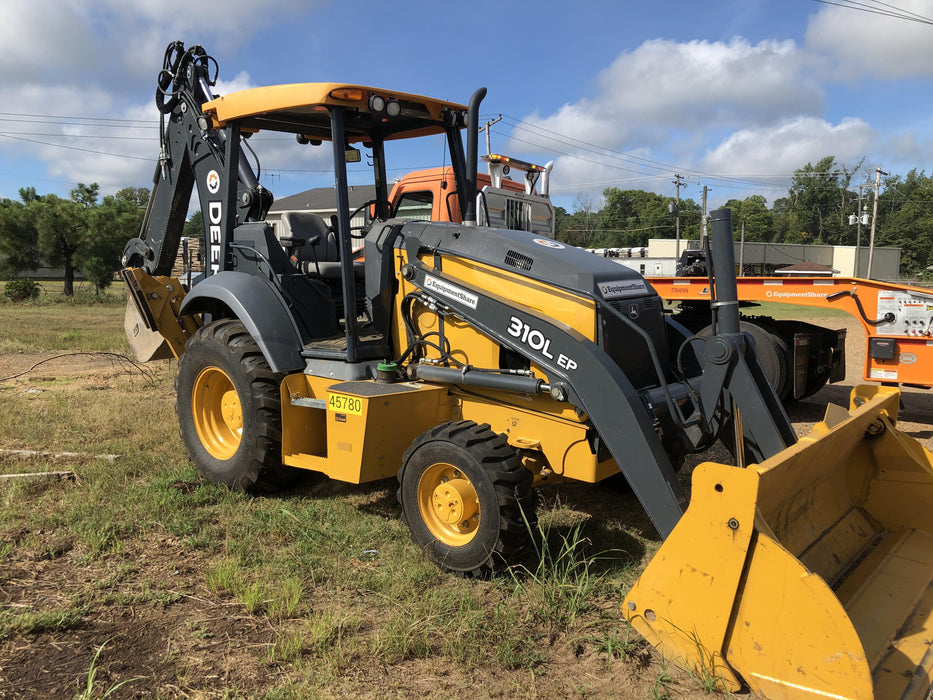 2019 John Deere 310LEP - Extendable Stick 4WD, Canopy, Extendable dipper, ISO Controls, 2 way Auxiliary Hydraulics, 4 in 1 Loader bucket w/ hook, Beacon w/ Buckets: 12”, 18”, and 24