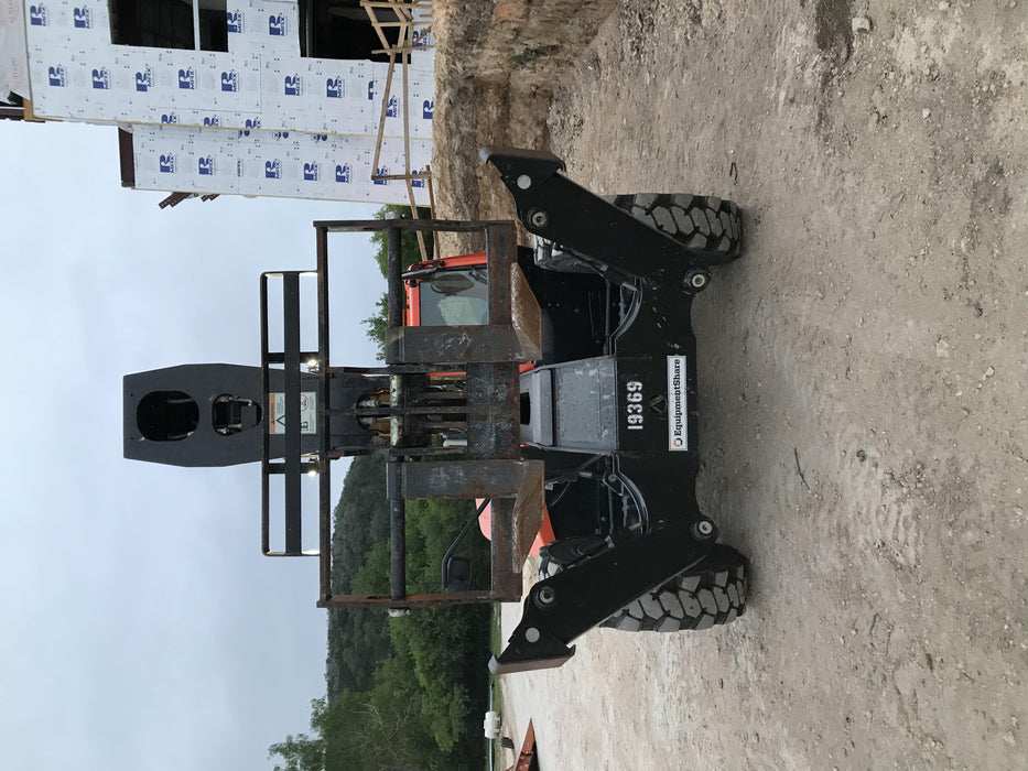 2019 JLG 1255 JLG 1255 T4F w/Full Cab, HVAC, Solid Tires, Work Lights/Beacon, 60" Carriage/Forks