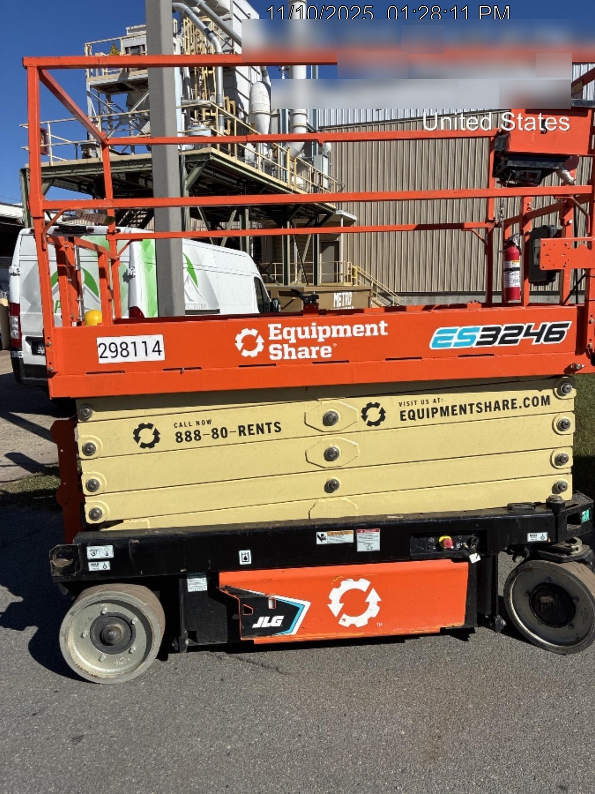 2023 JLG ES3246