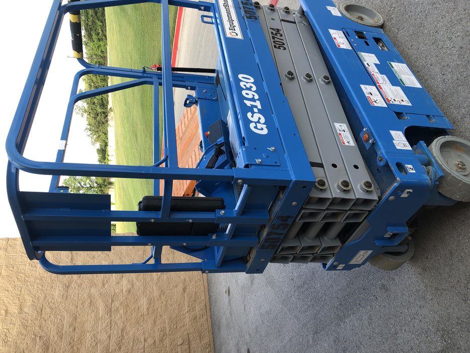 2019 Genie GS-1930 Fixed Rails with Chain Entry