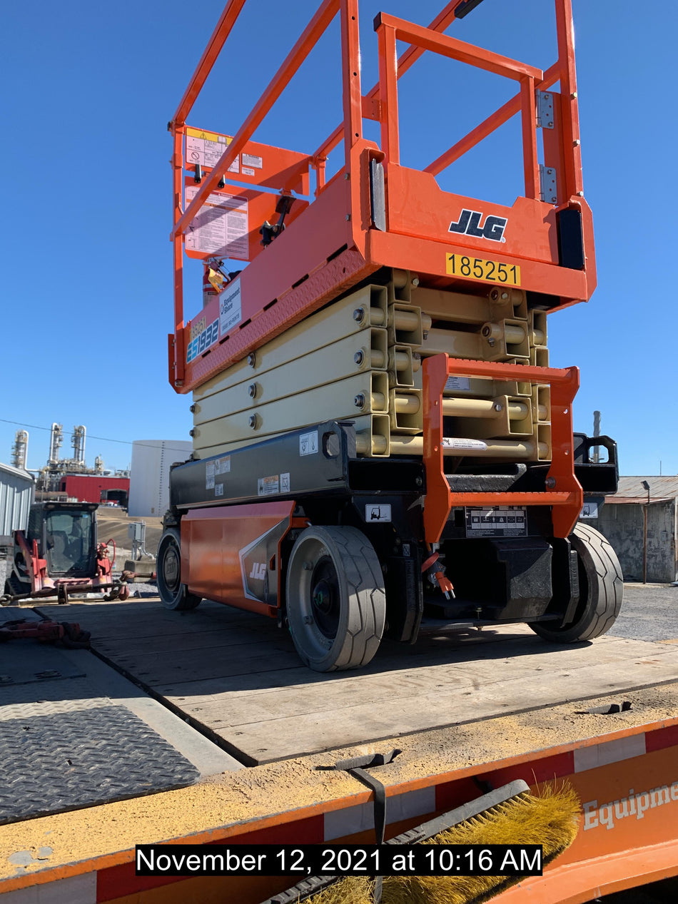 2021 JLG ES1932