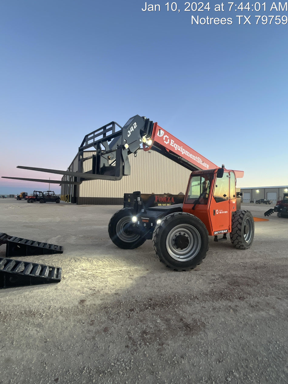 2023 SKYTRAK 8042