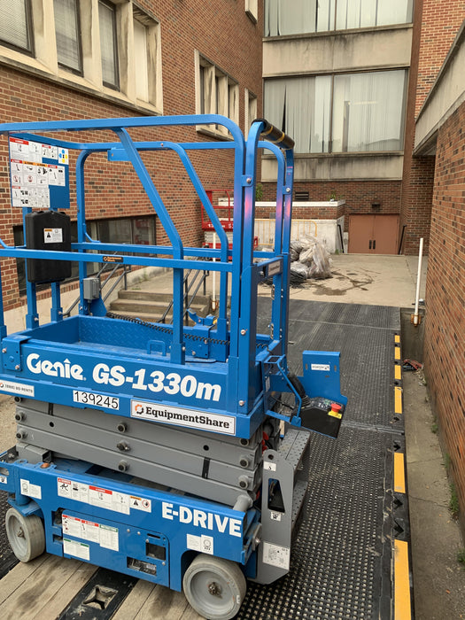 2021 GENIE GS-1330m