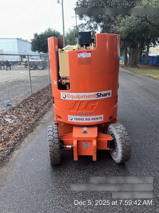 2019 JLG E300AJP