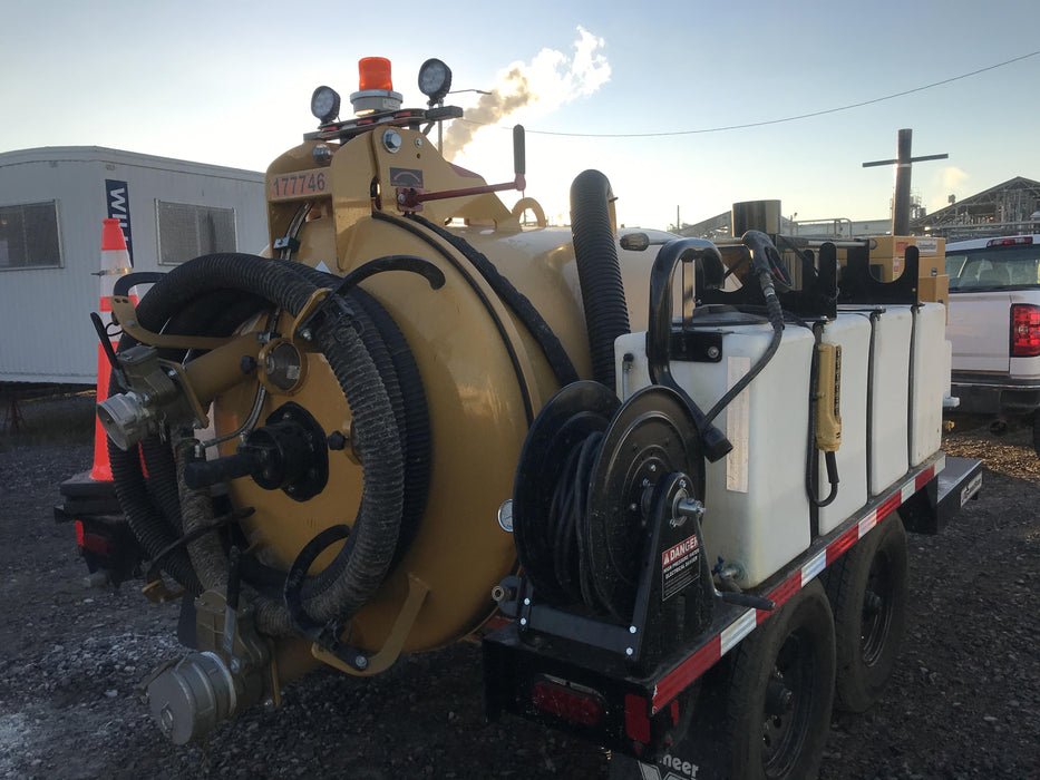 2021 VAC-TRON LP573XDT