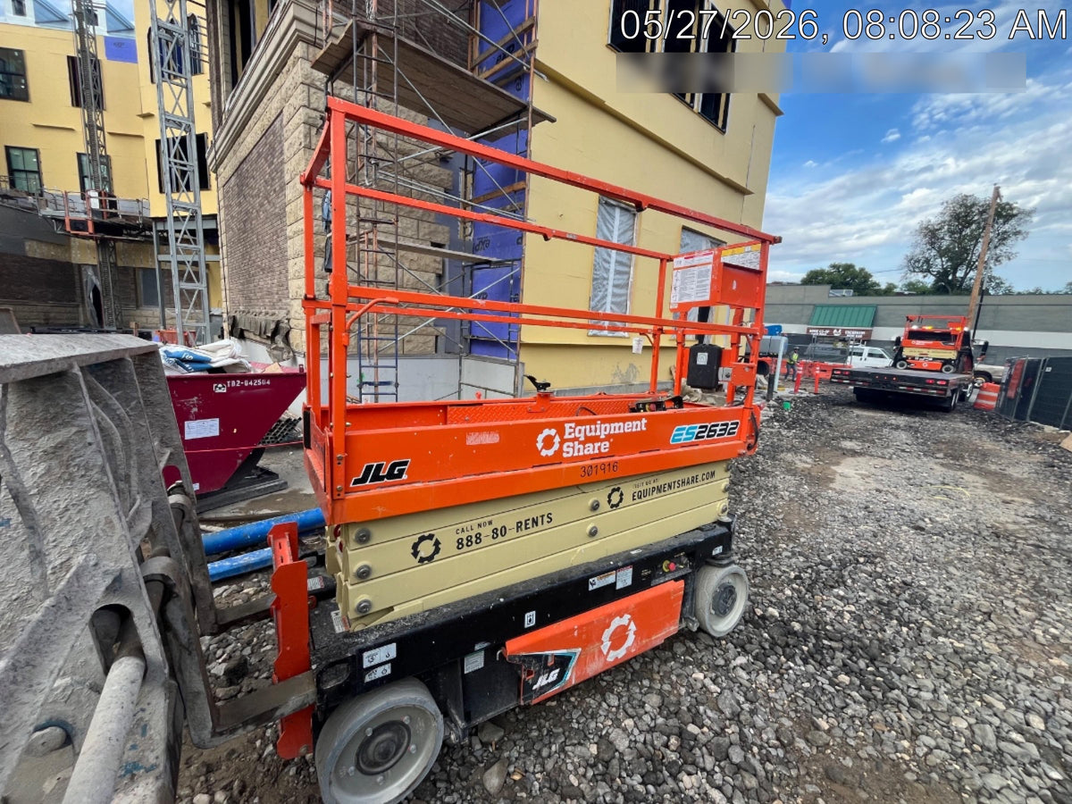 2023 JLG ES2632