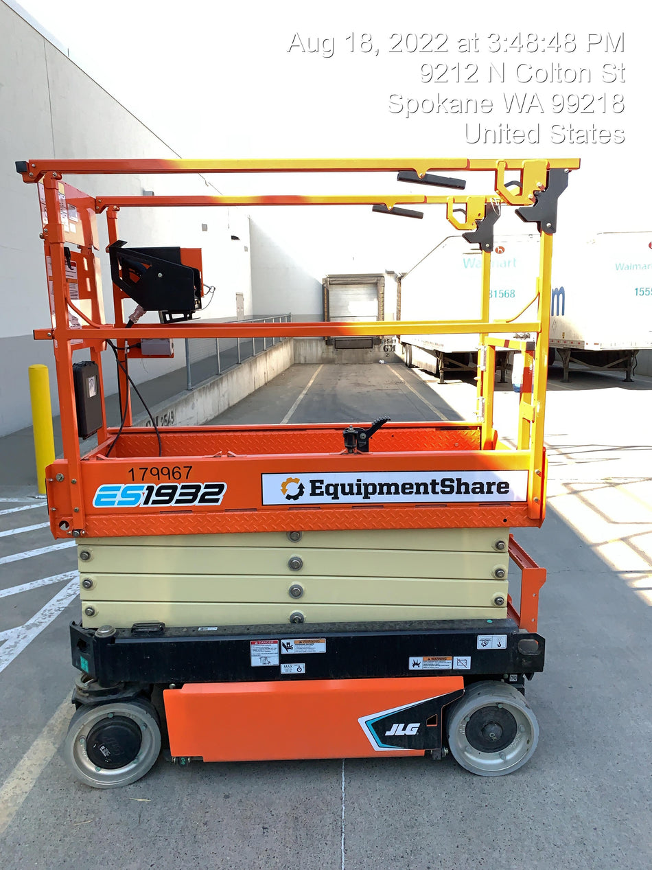 2021 JLG ES1932