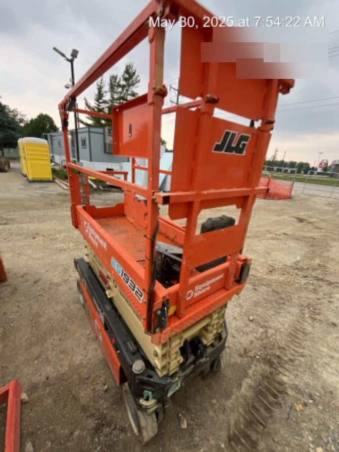 2022 JLG ES1932