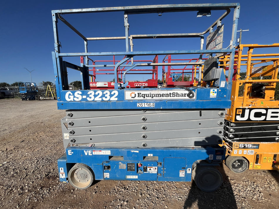 2022 GENIE GS-3232