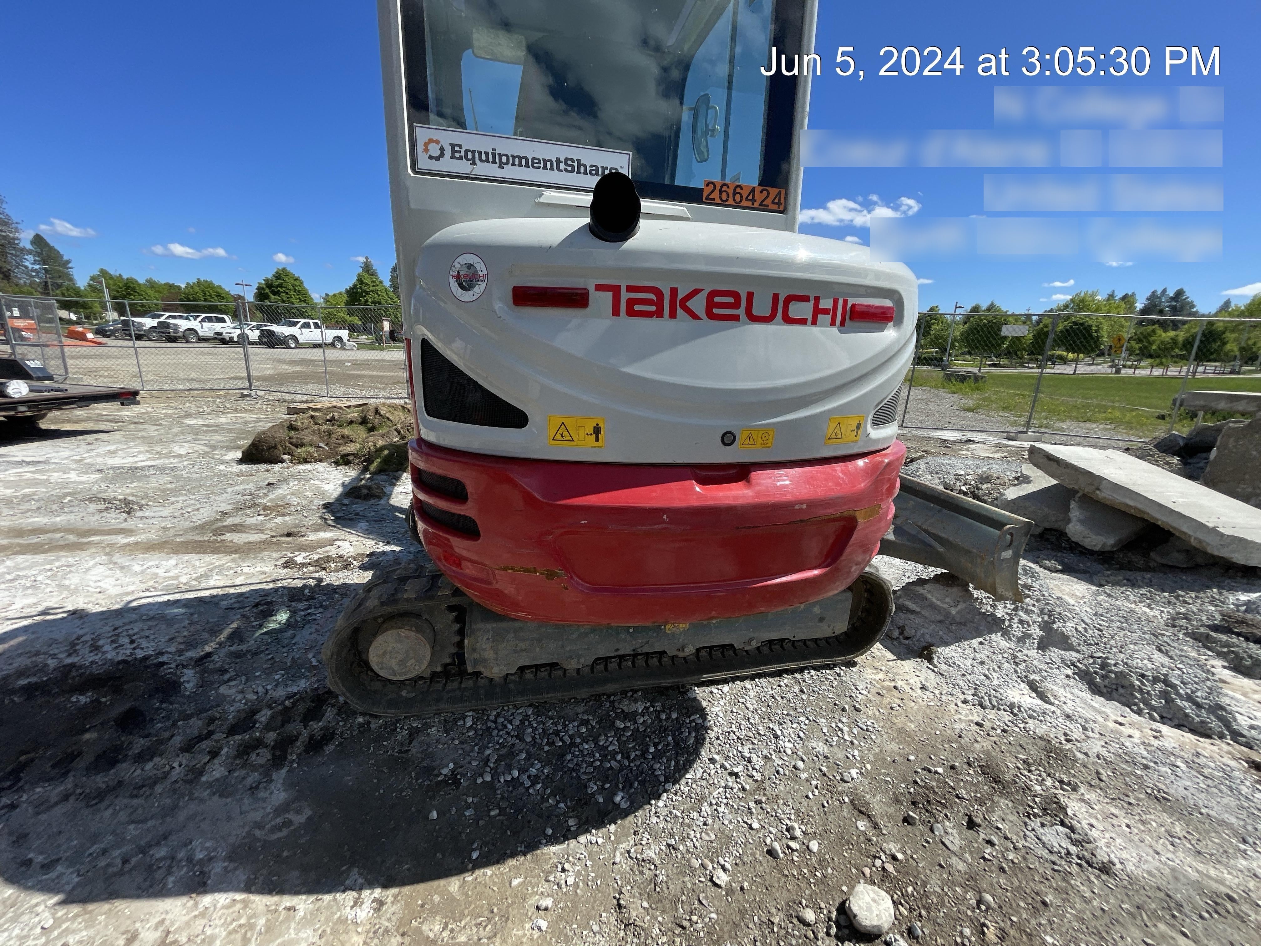2022 TAKEUCHI TB235-2CR